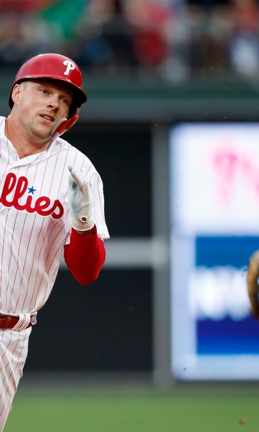 Phillies pound out 17 hits, rout Pirates 12-3